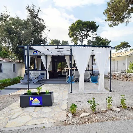 Mobile Meeli Village de vacances