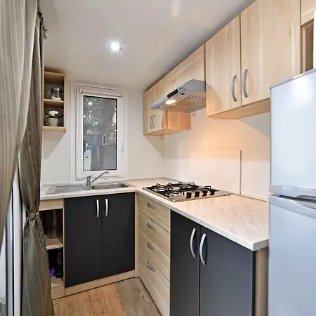 Mobile Meeli Биоград-на-Мору