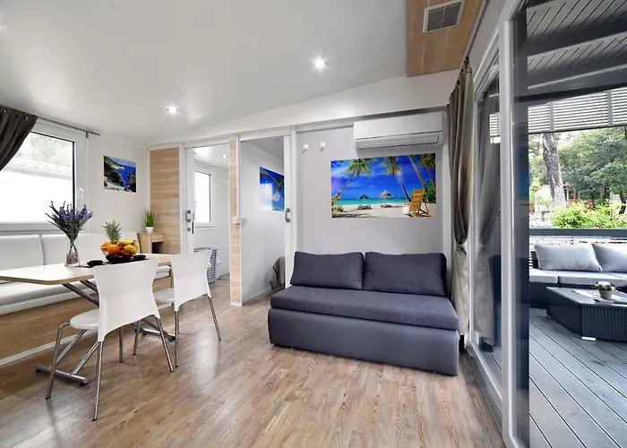 Mobile Meeli Holiday park 4*